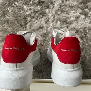 Alexander McQueen sneakers in a 37 1/2